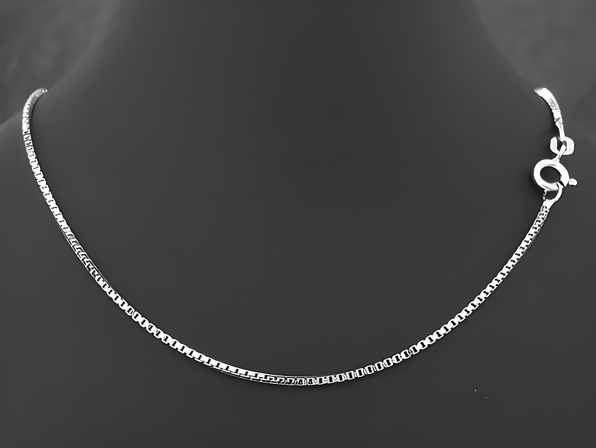 Silberkette 50 cm Venezianerkette 1,2 mm aus Sterling Silber, Hersteller Juwelier Harnisch, mit stabilem Karabinerverschluss, ideal für eleganten Schmuck. – Ansicht 2