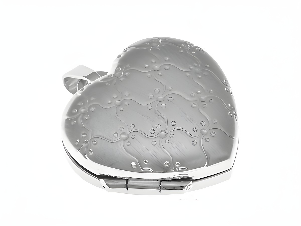 Elegantes Medaillon in Herzform aus teilmattiertem Sterling Silber, Hersteller: Juwelier Harnisch, mit feinem, verschnörkeltem Design. Ideal für persönliche Erinnerungen.