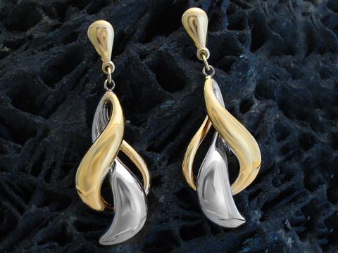45739-0 Ohrringe weiblich Gold 585 Ohrhänger bicolor von Juwelier Harnisch ohne Stein, zeitloses Design mit eleganten geschwungenen Formen, ideal für besondere Anlässe.