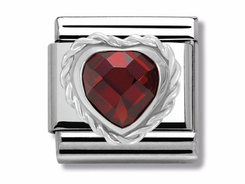 433060305-0 Facettiertes Herz in nostalgischem Design aus hochwertigem Silber mit rotem Stein, umgeben von einer zarten Silberkante, ideal für kreative Schmuckkombinationen.