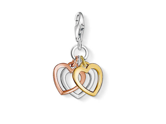 Thomas Sabo 3 Herzen Charms aus Silber vergoldet in Gelb- und Roségold, Bicolor Design, Darstellung von drei ineinander hängenden Herzen in verschiedenen Farben.