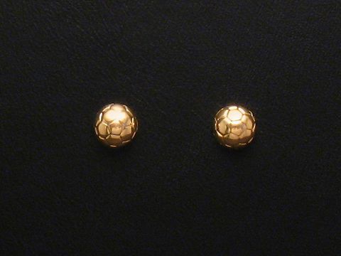 Ohrringe 6,2 mm Gold 585 Ohrstecker mit sportlichem Design in Form von Fußbällen, Hersteller Juwelier Harnisch, ideal für Fußballfans und als besondere Geschenkidee.