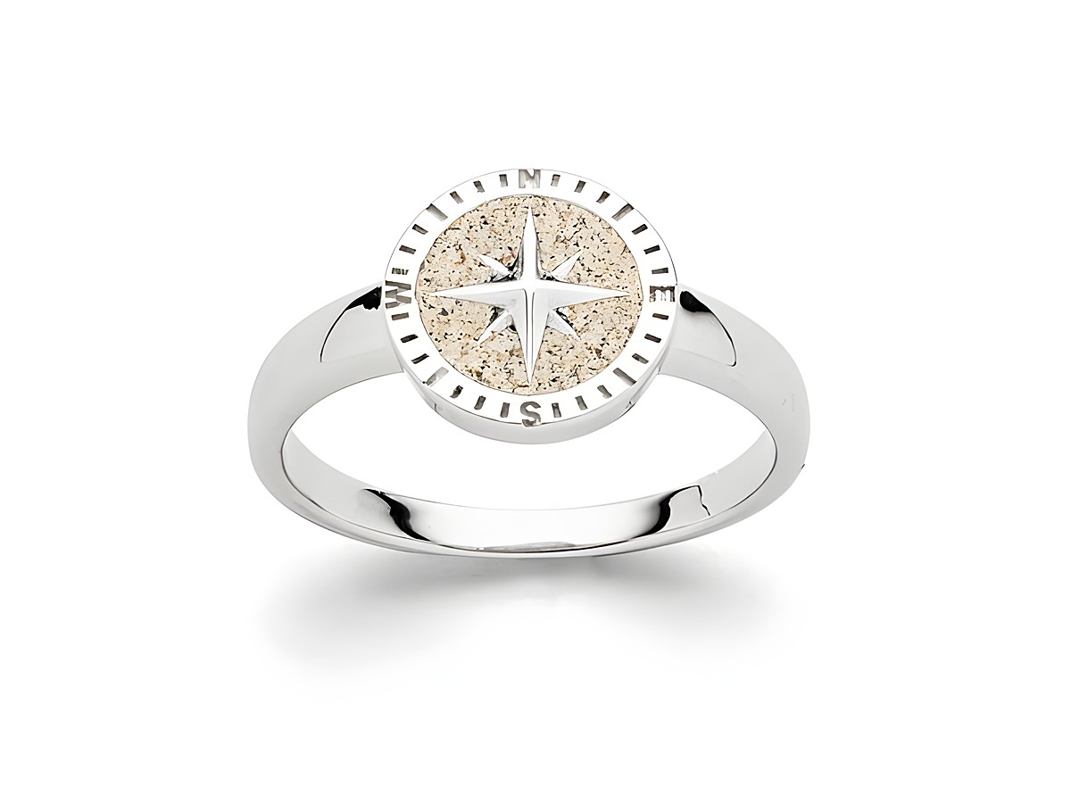 Sterling Silber Ring von DUR mit rhodinierter Oberfläche, runder Fassung mit integriertem Strandsand und Kompassmotiv, Größe 52. Elegantes Design für modebewusste Träger.