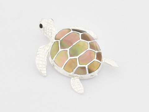 Charmanter Anhänger in Form einer Schildkröte aus Sterling Silber mit Perlmutt. Ideal für Tierliebhaber und als elegantes Schmuckstück. Hersteller: Juwelier Harnisch.