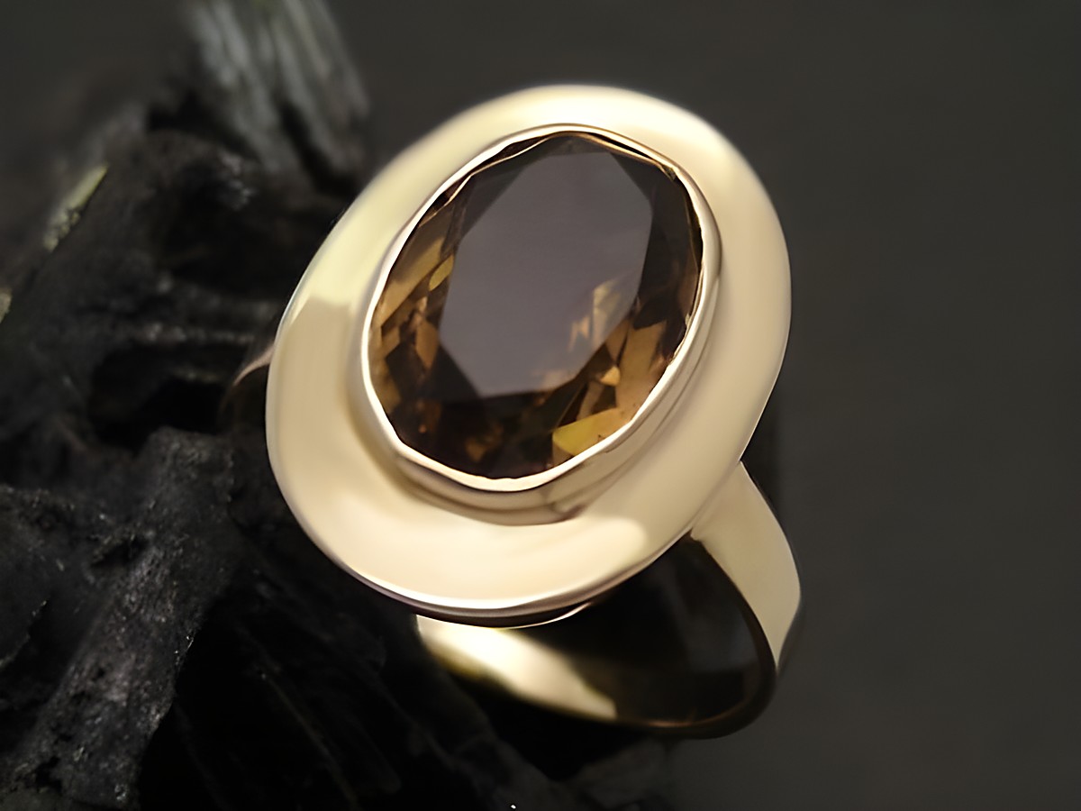 Goldring aus Edel-Gold 333 mit unechtem Stein in der Größe 51,5, Hersteller Juwelier Harnisch, geeignet bis Größe 52/17.