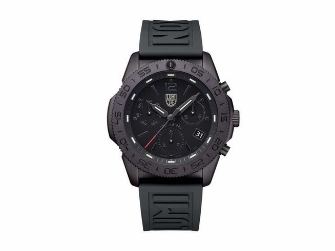 Luminox Uhr XS.3141.BO.1 SEA Pacific Diver in 44 mm mit schwarzem Gehäuse, schwarzem Zifferblatt und schwarzem Silikonarmband, ideal für Taucher und Sportler.