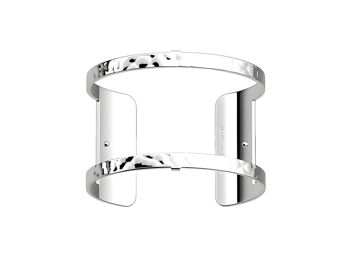 Eleganter Les Georgettes Armreif in Silber mit gehämmerter Oberfläche, 40 mm breit, zeitloses Design für stilvolle Akzente. Ideal für jeden Anlass.