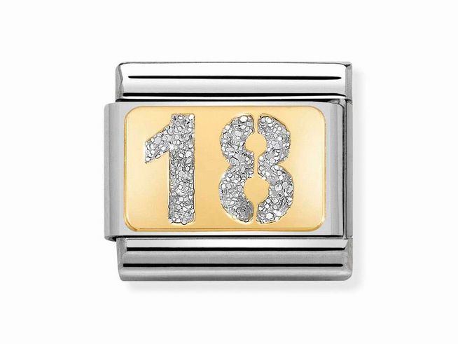 Goldene Emaille mit Glitzer, die die Glückszahl 18 in glänzenden Steinen zeigt, eingefasst in einem silberfarbenen Rahmen, von Nomination.
