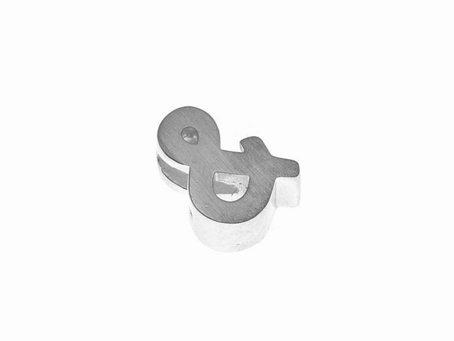 Anhänger aus Sterling Silber in Form eines teilmattierten - Zeichens, hergestellt von Juwelier Harnisch, ideal als modisches Accessoire für individuelle Schmuckstücke.