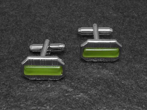 Manschettenknöpfe in limonengrünem Design mit einer Größe von 18,9 mm, silberfarben, gefertigt vom Juwelier Harnisch, glänzende Oberfläche und elegantes Aussehen.