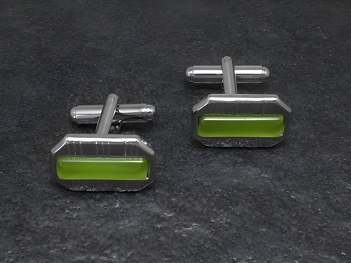 Manschettenknöpfe in limonengrünem Design mit einer Größe von 18,9 mm, silberfarben, gefertigt vom Juwelier Harnisch, glänzende Oberfläche und elegantes Aussehen.