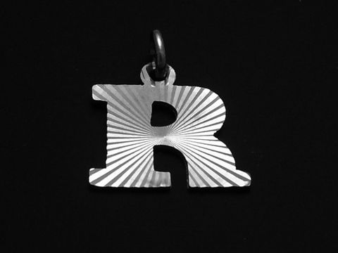 Sterling Silber Buchstaben Initialen Diamantschliff in Form des Buchstabens R, gefertigt von Juwelier Harnisch, mit strahlendem Muster und edler Oberfläche.