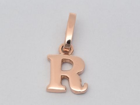 Buchstaben Anhänger R aus 925 Sterling Silber rosé vergoldet, hergestellt von Juwelier Harnisch, ideal als personalisiertes Schmuckstück.