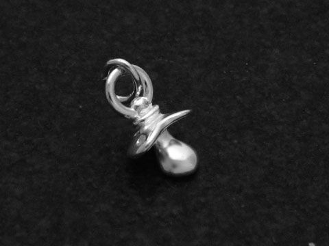 Babyschnuller glänzend als Anhänger ausSterling Silber von Juwelier Harnisch, ideal für Kinder, in filigranem Design, perfekt als Geschenk oder für persönliche Schmuckstücke.