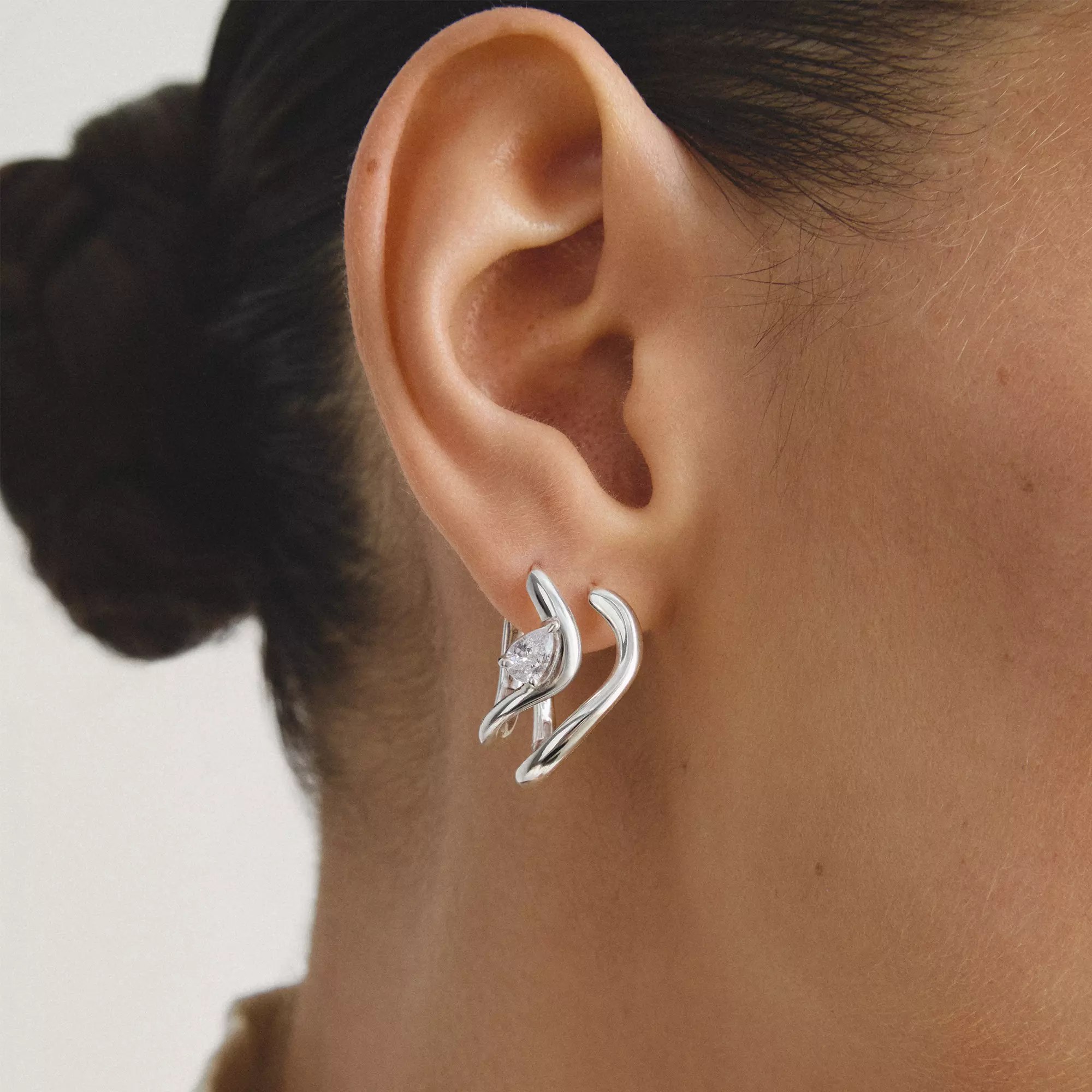 Thomas Sabo Creolen mit weißem Zirkonia in Tropfenform – Silber – Ansicht 3