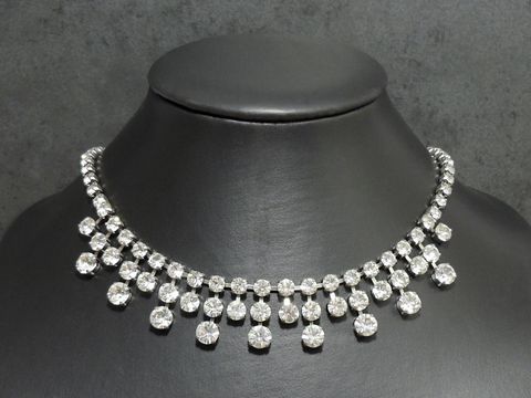 Schicke Strass Kette in weiß, Länge 42,5-46 cm, silberfarben, Hersteller Juwelier Harnisch, Fassungen silberfarben, ideal für elegante Anlässe.
