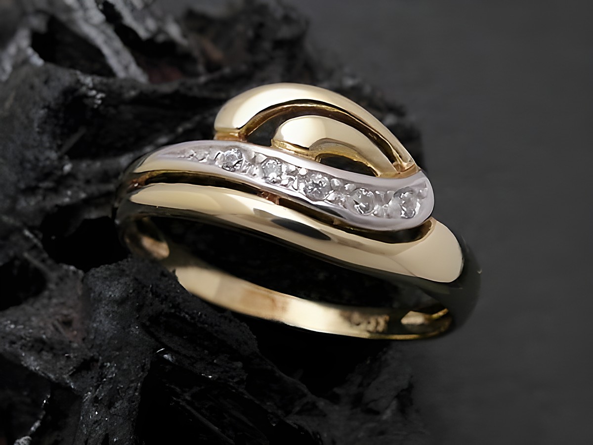 Gold Ring designorientiert Gold 333 bicolor mit Zirkonia, schmaler Goldring in Größe 57 bis 58/18,5, Hersteller Juwelier Harnisch, elegant und modern.