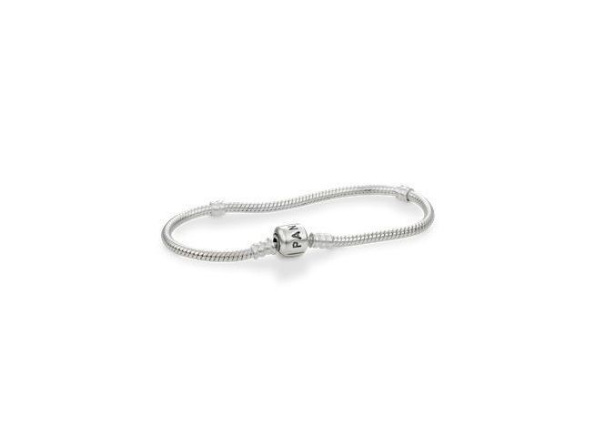 Pandora 590702HV-15 Schlangen-Gliederarmband aus Sterling Silber mit einem charakteristischen Silber Charm in der Mitte, perfekte Ergänzung für jedes Schmuckset. 15 cm lang.