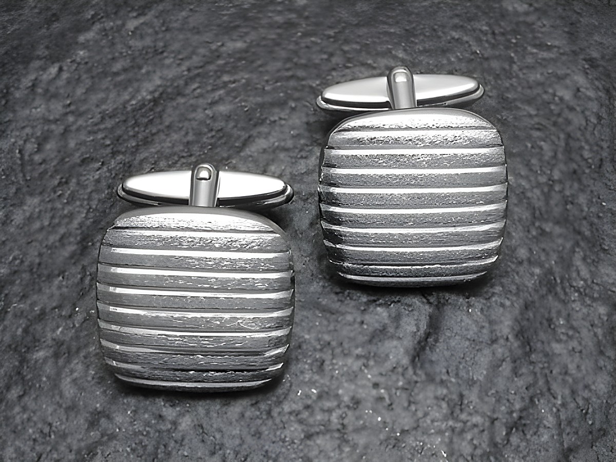 Manschettenknöpfe SILBER - Modell Hochzeit -NEU- von Juwelier Harnisch, aus Echt Silber, mit einem modernen Design und dezenten Rillen für einen eleganten Look.