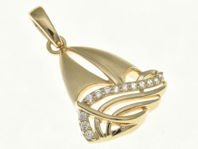 Segelschiff Anhänger aus Sterling Silber, rosegold vergoldet, funkelt mit Zirkonia, hochwertiger Schmuck des Herstellers Juwelier Harnisch, ideal für maritime und seefahrtsbegeisterte Damen.