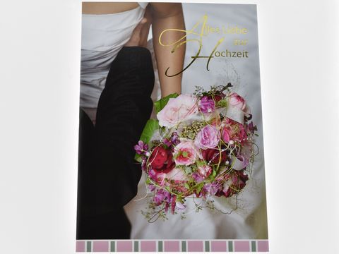 Hochzeitskarte mit einem Brautpaar, das einen Brautstrauß hält. Die Karte trägt den Schriftzug Alles Gute zur Hochzeit. Hersteller ist Juwelier Harnisch. Hochzeitskarten.