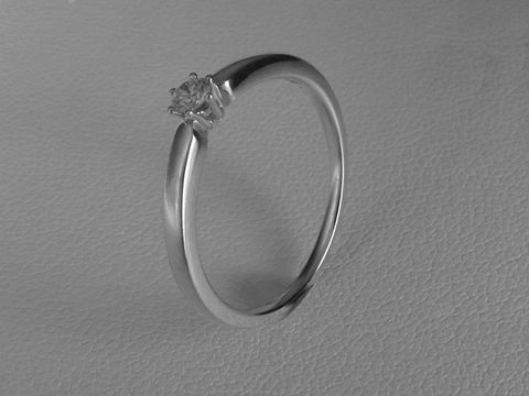 Verlobungsring aus Weißgold mit einem Brillanten von 0,10 ct W/Si in der Größe 56. Hochwertig verarbeitet vom Juwelier Harnisch, ideal bis Größe 56/18.