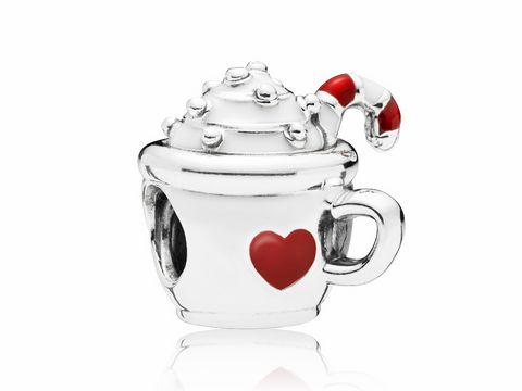 797523000-0 Silberanhänger in Form eines Kakaobechers mit roter und weißer Emaille, dekoriert mit einem roten Herz und einem gewundenen Strohhalm, hergestellt von Pandora.