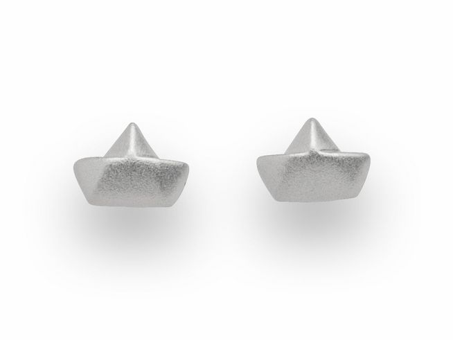 Sterling Silber Ohrringe in Form von Booten von DUR, schlichtes und modernes Design, ideal für verschiedene Anlässe und Outfits, zeitlos und elegant.