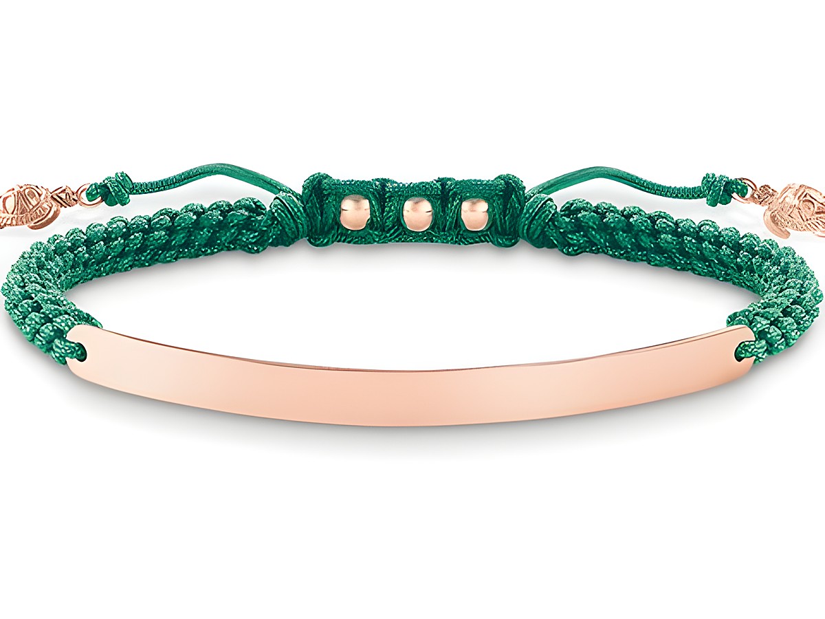 Makramee Armband von Thomas Sabo in grünem Nylon mit roségoldener, glatter Plakette und eleganten Details, geeignet für Handgelenke von 15 bis 21 cm.