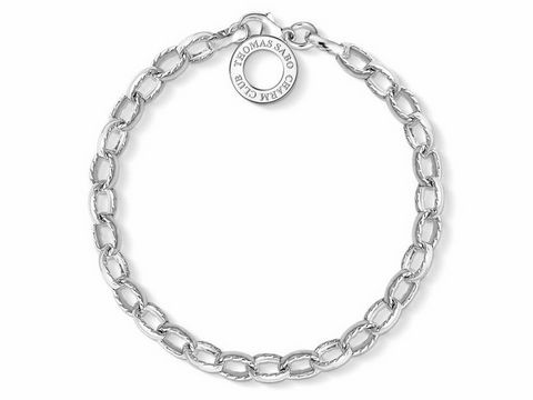 Silbernes Armband von Thomas Sabo, Modell X0230-001-12-L18, 18 cm lang, mit einem eleganten Kettendesign und einem markanten Herstelleranhänger. Ideal für Charm-Sammlungen.