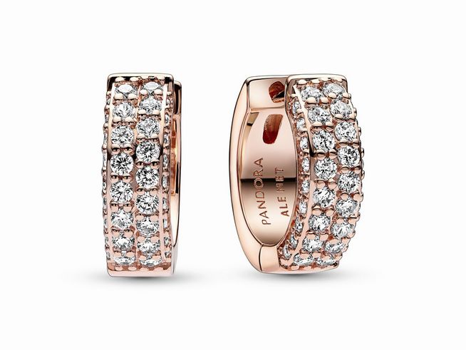 Pandora 282622C01 Pandora Doppelreihige Pavé Ohrringe in Roségold Vergoldung, funkelnde Strasssteine in zwei Reihen, elegantes Design für stilvolle Akzente.