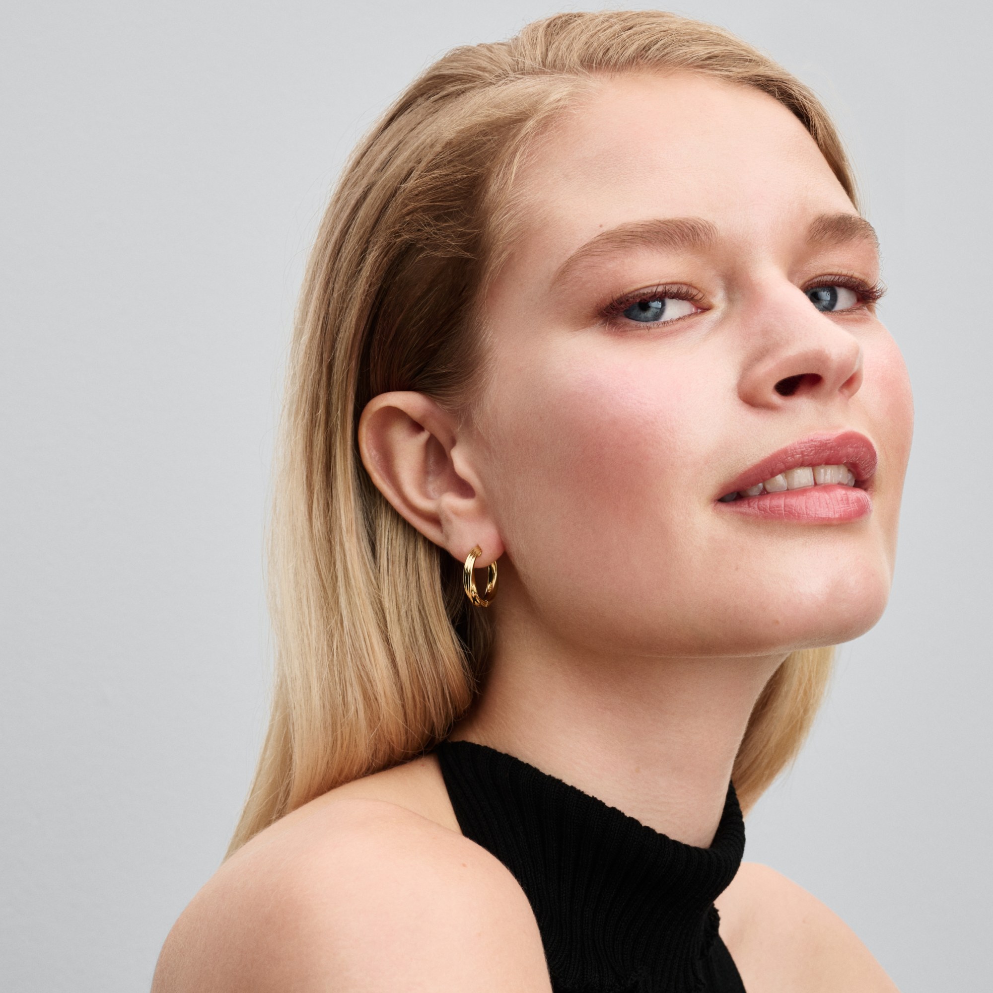 Pandora ESSENCE - verdrehte Ohrringe - Gelbgold Vergoldung – Ansicht 2