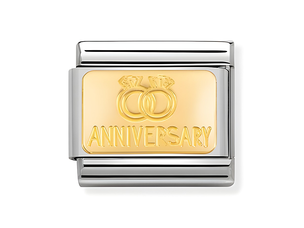 Trauringe auf einem Namensschild mit der Aufschrift Anniversary, hergestellt von Nomination, Gold und Silber, Teil des Moduls 030121 32 Composable Classic.