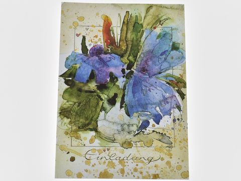 Einladungskarte mit einem Aquarell Blumenstrauß in sanften Farben. Die Karte zeigt eine künstlerische Darstellung von Blumen und dem Schriftzug Einladung am unteren Rand.
