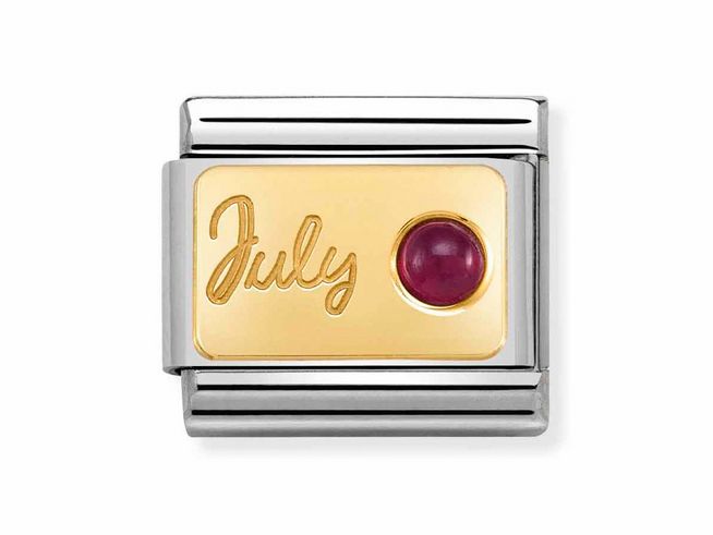 Edelstahl- und Goldelement mit der Aufschrift Juli und einem roten Rubin als Monatsstein für den Monat Juli, aus der Kollektion von Nomination Classic Gold.