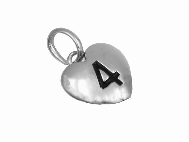 Anhänger Herz 4 aus 925 Sterling Silber, poliert und rhodiniert, mit schwarzer Zahl 4, ideal für individuelle Schmuckstücke, hergestellt von Juwelier Harnisch.