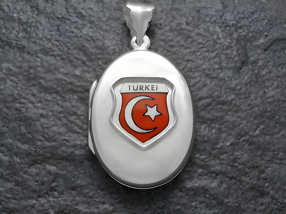 Silber Medaillon mit dem Wappen der Türkei in Rot und Weiß, Hersteller Juwelier Harnisch, perfekt für eine stilvolle Schmuckkollektion.