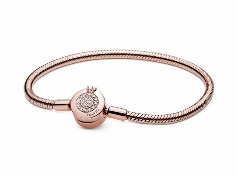 Silbernes Pandora Armband mit Pavé Verschluss in Roségold, elegant und zeitlos, Größe 16 cm, ideal für individuelle Charm-Kreationen, hochwertig verarbeitet.