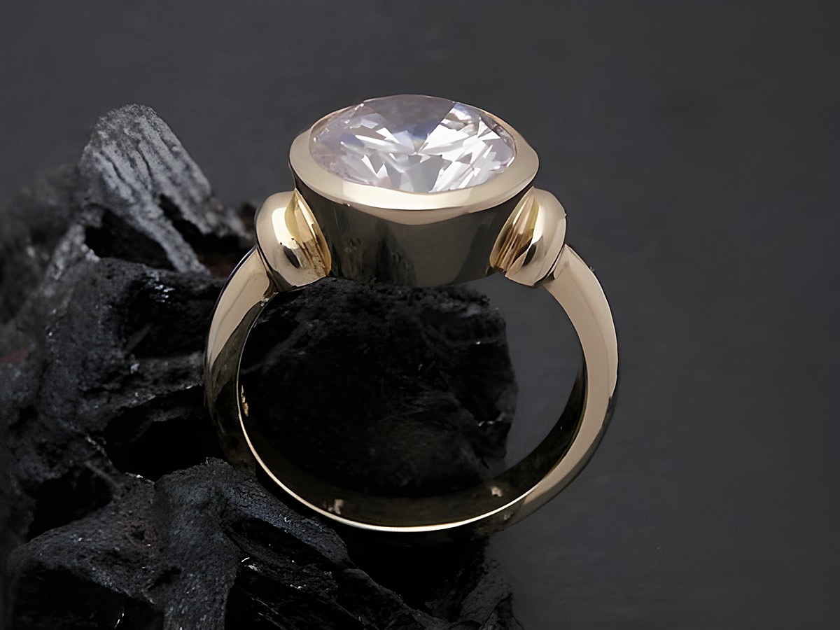 Imposanter Goldring aus Gold 585 mit Zirkonia, Größe 55, Hersteller Juwelier Harnisch, geeignet bis Größe 56/18. Ideal für besondere Anlässe. – Ansicht 2