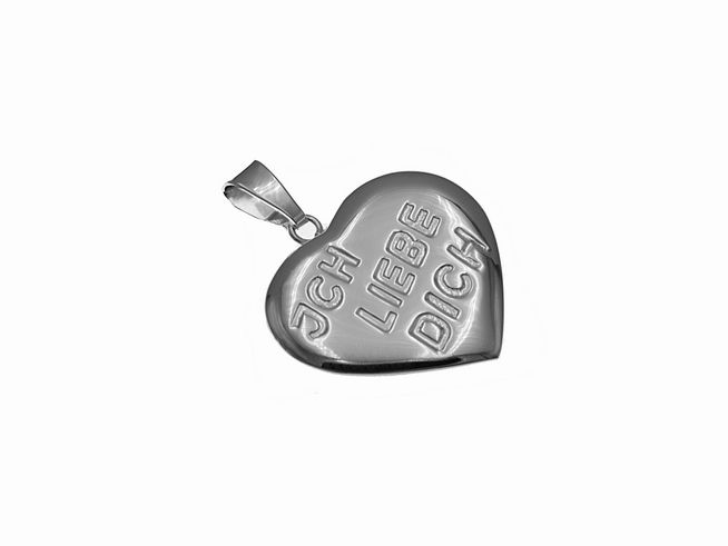 Ein glänzender Anhänger in Herzform aus Sterling Silber mit der Prägung Ich liebe Dich, hergestellt von Juwelier Harnisch, plastisch gestaltet.