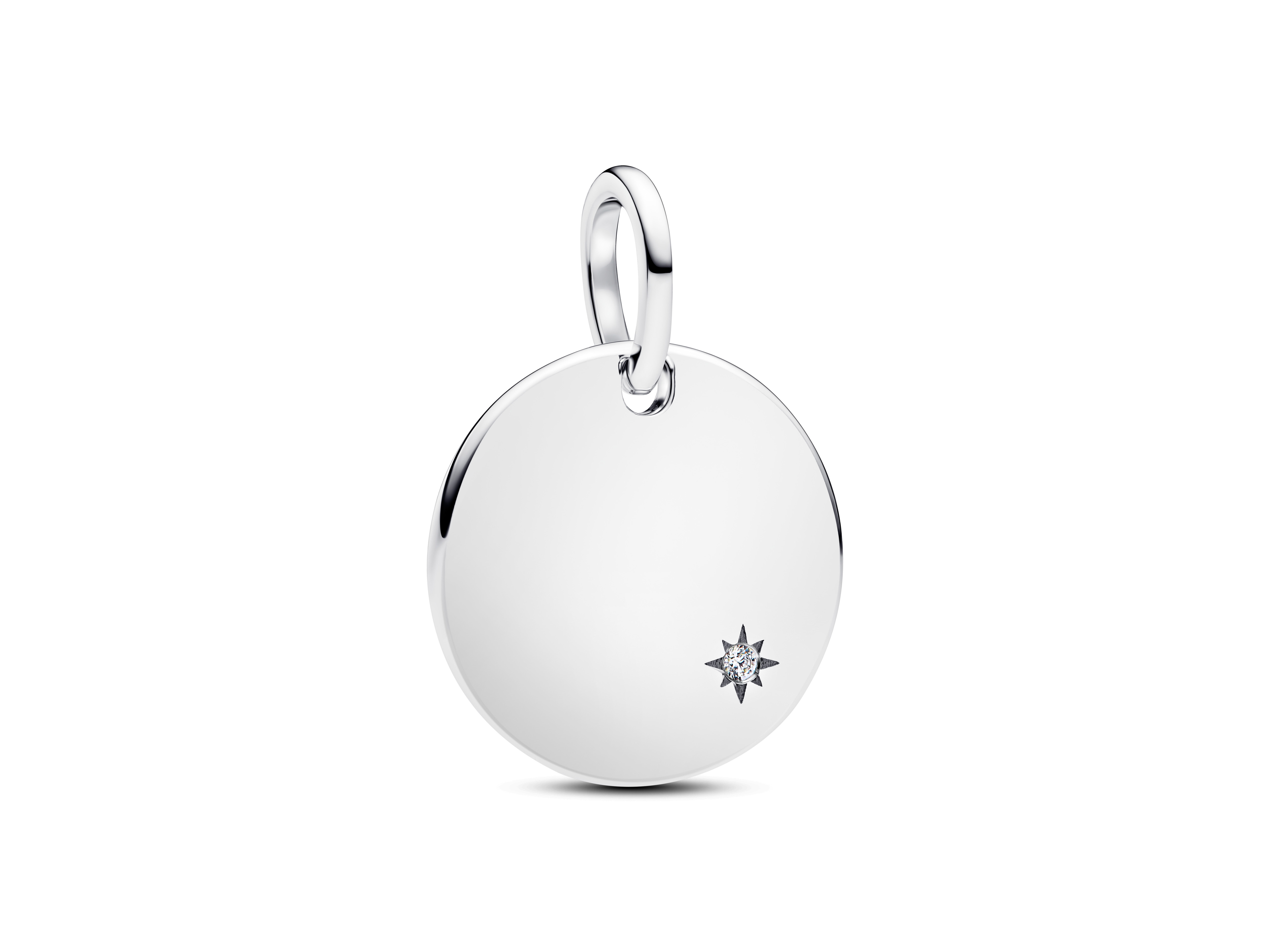 Ein runder Anhänger aus Sterling Silber mit einer glatten Oberfläche und einem kleinen, funkelnden Lab-Grown Diamanten in Sternform. Ideal für Schmuckliebhaber und als Geschenk.