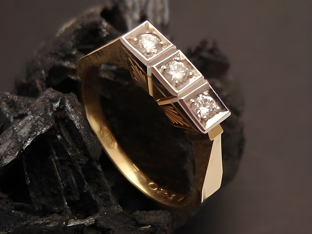 Goldring aus 585er Gold, bicolor mit brillanten, Größe 57, Hersteller Juwelier Harnisch, bis Größe 58/18,5, elegantes und funkelndes Design, ideal als Geschenk oder für besondere Anlässe.