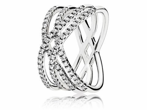 Silberner Ring von Pandora mit der Größe 52 und kosmischem Liniendesign, verziert mit funkelnden Steinen, eleganter und zeitloser Schmuck für jeden Anlass.