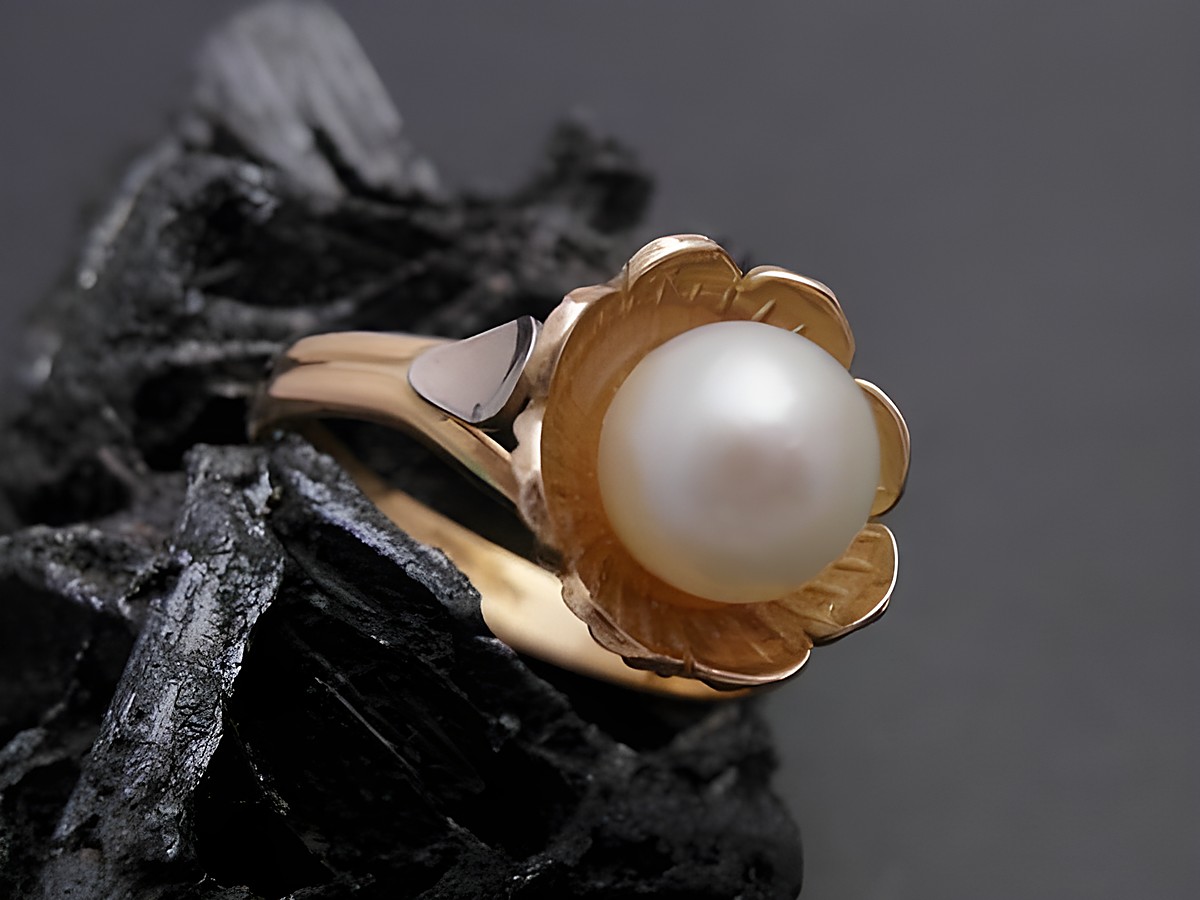 Gold Perlen Ring mit Blühte in Größe 52, Zuchtperle 6,9 mm, Gold 750, Goldring von Juwelier Harnisch, bis Größe 52/17.