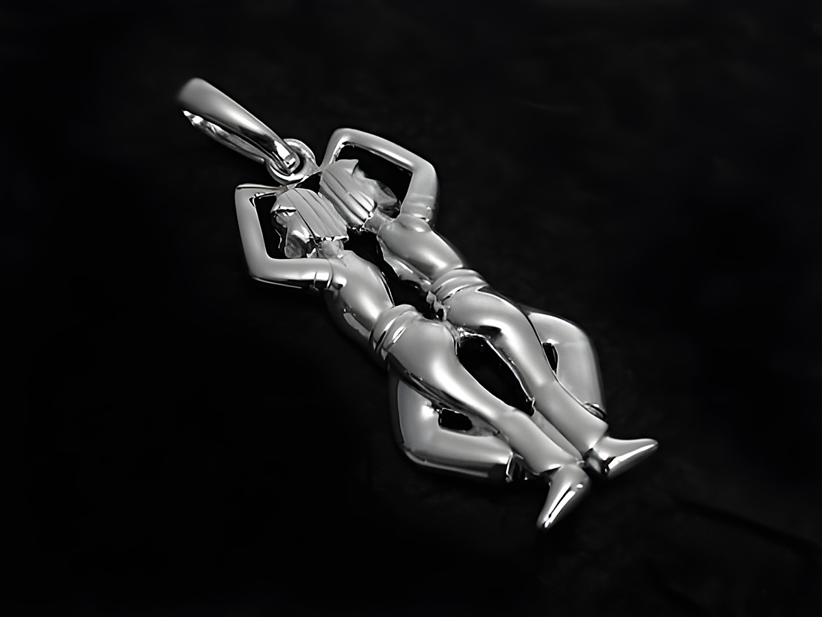 Zwilling - Sternzeichen - 925 Sterling Silber - poliert zeigt einen eleganten Anhänger mit Zwillingssymbolen, hergestellt von Juwelier Harnisch, ideal für Sternzeichen-Fans.