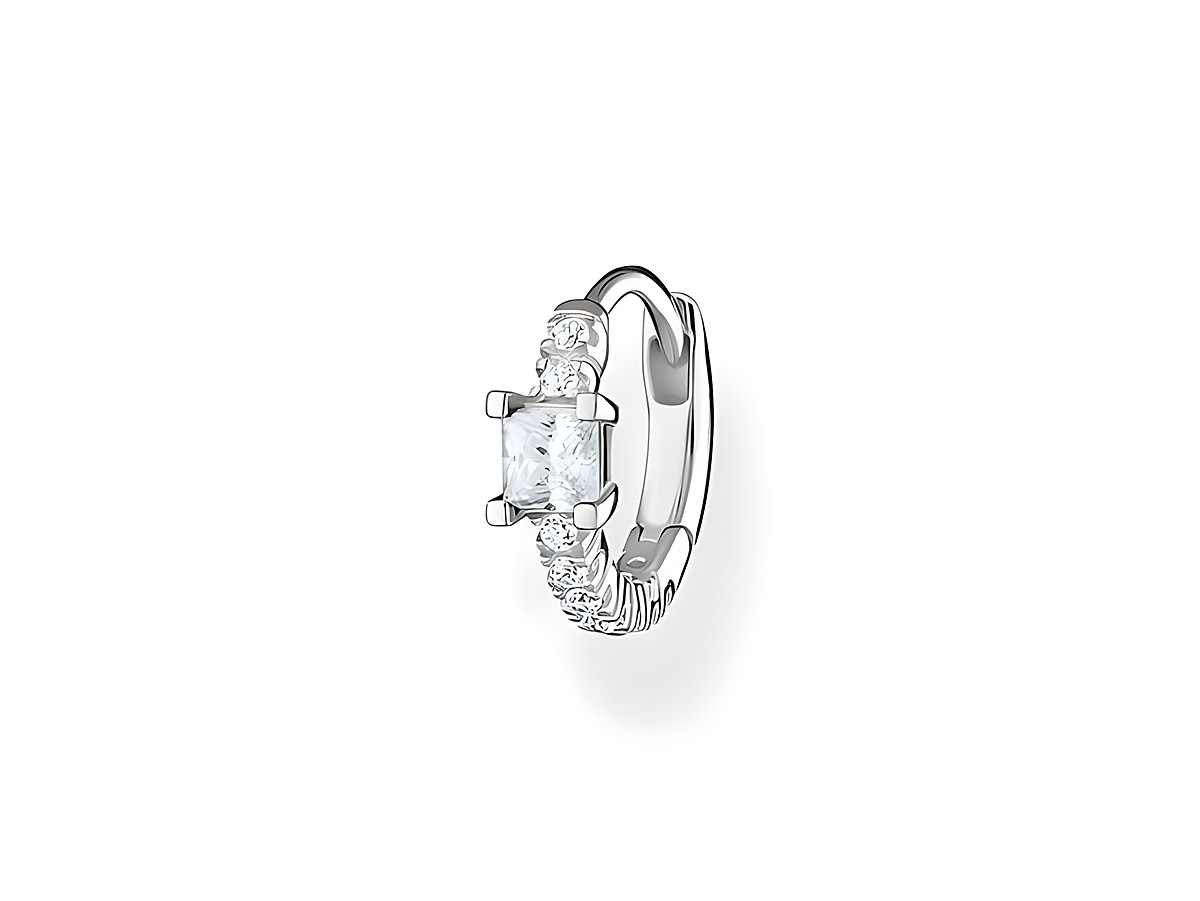Creole aus Sterling Silber mit Zirkonia von Thomas Sabo, elegant geformt mit einem großen, klaren Stein in der Mitte und kleinen Zirkonia-Steinen, strahlt zeitlosen Schmuckstil aus.
