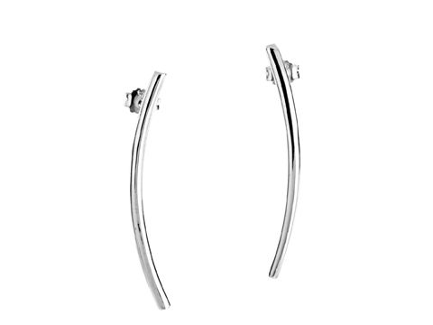 Elegante gebogene Ohrstecker aus Silber, rhodiniert, von Juwelier Harnisch, ohne Stein, perfekt für stilvolle Anlässe und täglichen Gebrauch.