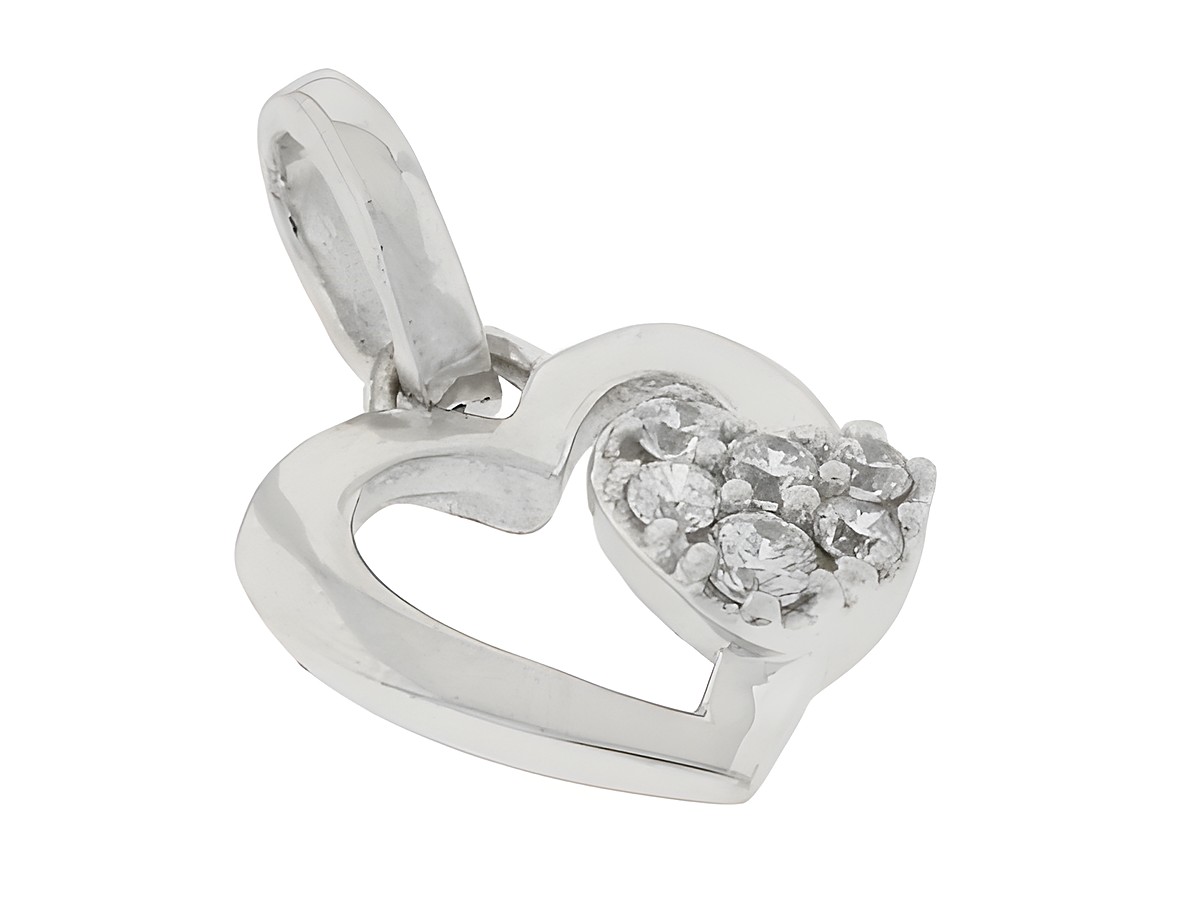 Silber Anhänger in Herzform mit einem weiteren Herz, rhodiniert und verziert mit klaren Zirkonia, romantisches Design des Herstellers Juwelier Harnisch, plastisch ausgeführt.