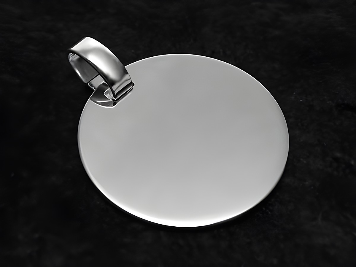 Gravurplatte aus poliertem Sterling Silber Anhänger mit einem Durchmesser von 18 mm, hergestellt von Juwelier Harnisch, schlichtes und elegantes Design.