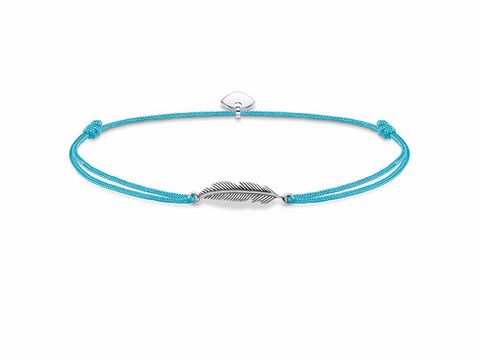 Little Secrets Armband von Thomas Sabo in modernen Farben mit einem filigranen Federanhänger, verstellbar von ca 14 bis 20 cm. Ideal für stilvolle Akzente.